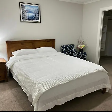 Botany Holiday Home